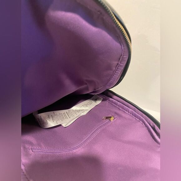 Disney Mickey Mouse Classic Sling Bag – New With Tags - Picture 3 of 7